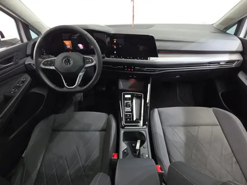 2023 Volkswagen Golf с пробегом 39 984 км
