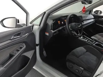 2023 Volkswagen Golf с пробегом 39 984 км