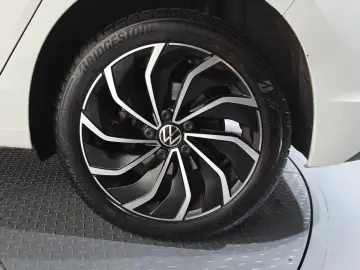 2023 Volkswagen Golf с пробегом 39 984 км