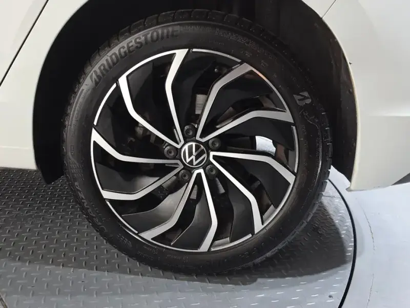 2023 Volkswagen Golf с пробегом 39 984 км