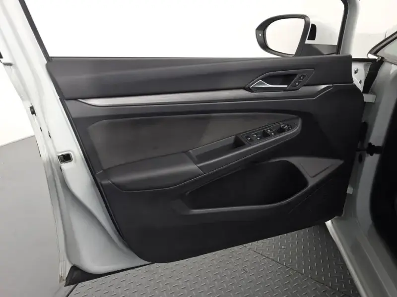 2023 Volkswagen Golf с пробегом 39 984 км