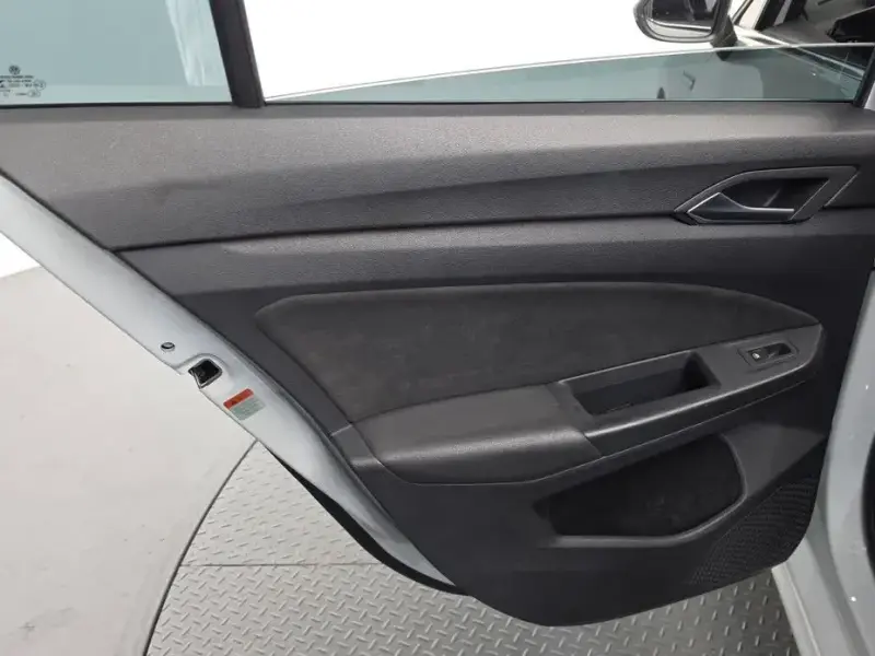 2023 Volkswagen Golf с пробегом 39 984 км