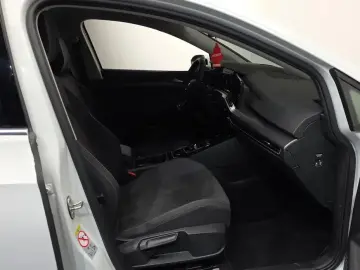 2023 Volkswagen Golf с пробегом 39 984 км