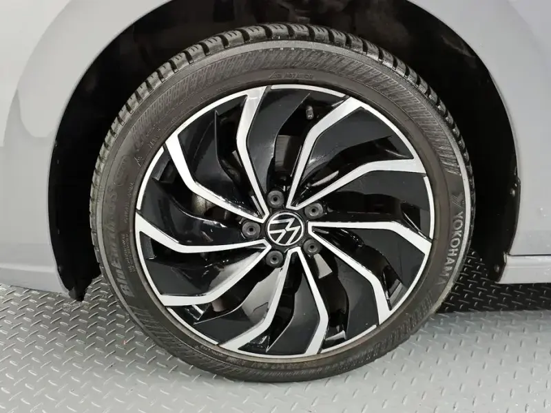 2024 Volkswagen Golf с пробегом 63 906 км