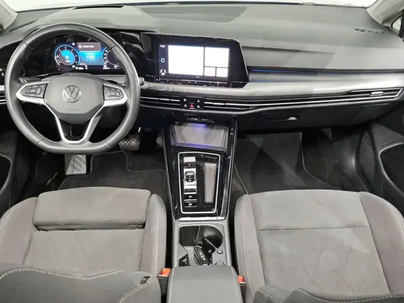 2024 Volkswagen Golf с пробегом 63 906 км