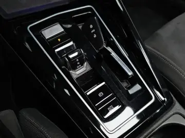 2024 Volkswagen Golf с пробегом 63 906 км