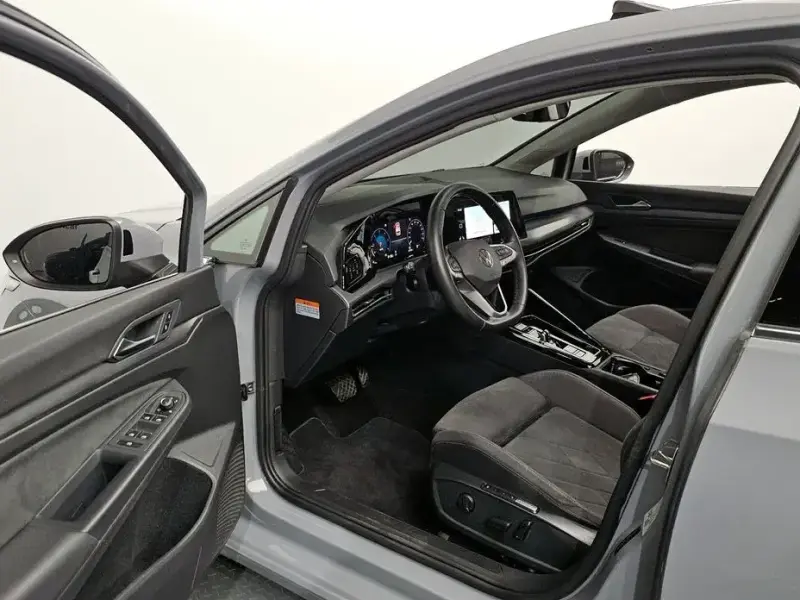 2024 Volkswagen Golf с пробегом 63 906 км