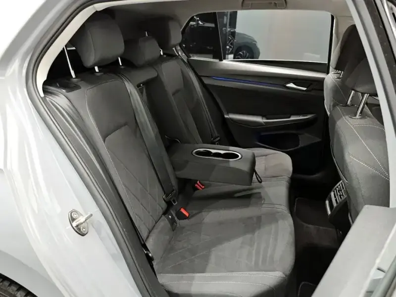 2024 Volkswagen Golf с пробегом 63 906 км