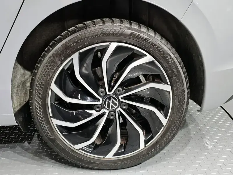 2024 Volkswagen Golf с пробегом 63 906 км