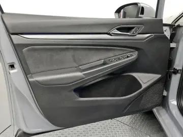 2024 Volkswagen Golf с пробегом 63 906 км