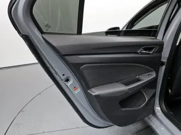 2024 Volkswagen Golf с пробегом 63 906 км