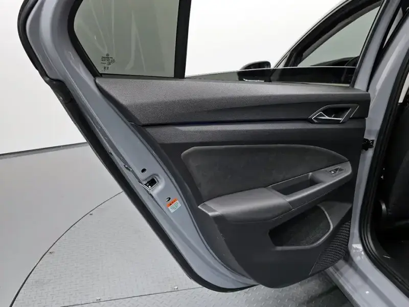 2024 Volkswagen Golf с пробегом 63 906 км