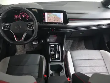 2023 Volkswagen Golf с пробегом 11 409 км
