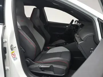 2023 Volkswagen Golf с пробегом 11 409 км