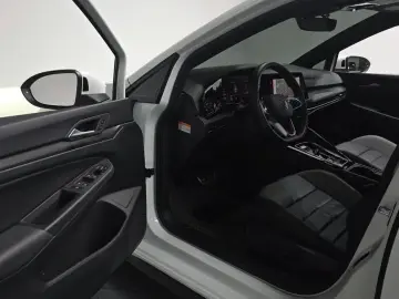 2023 Volkswagen Golf с пробегом 11 409 км