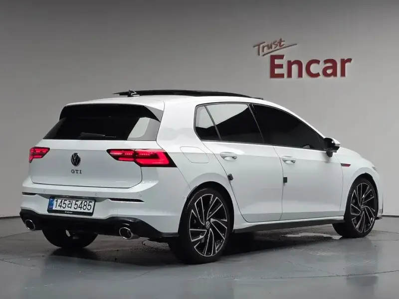 2024 Volkswagen Golf с пробегом 9 556 км