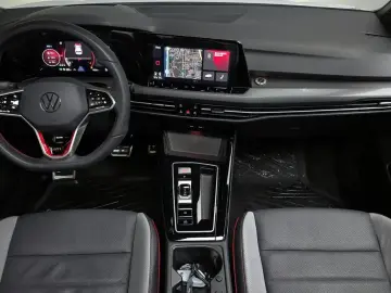 2024 Volkswagen Golf с пробегом 9 556 км