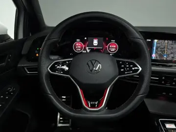 2024 Volkswagen Golf с пробегом 9 556 км