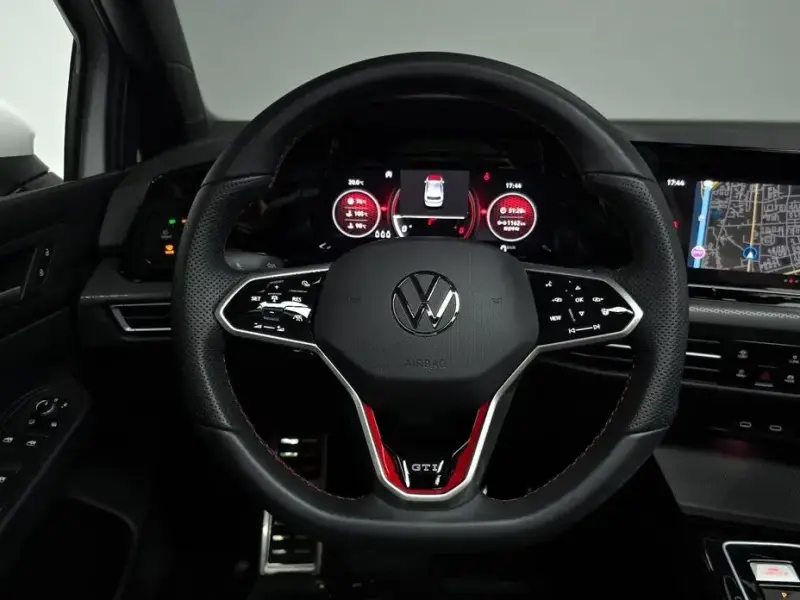 2024 Volkswagen Golf с пробегом 9 556 км