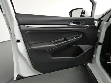 2024 Volkswagen Golf с пробегом 9 556 км