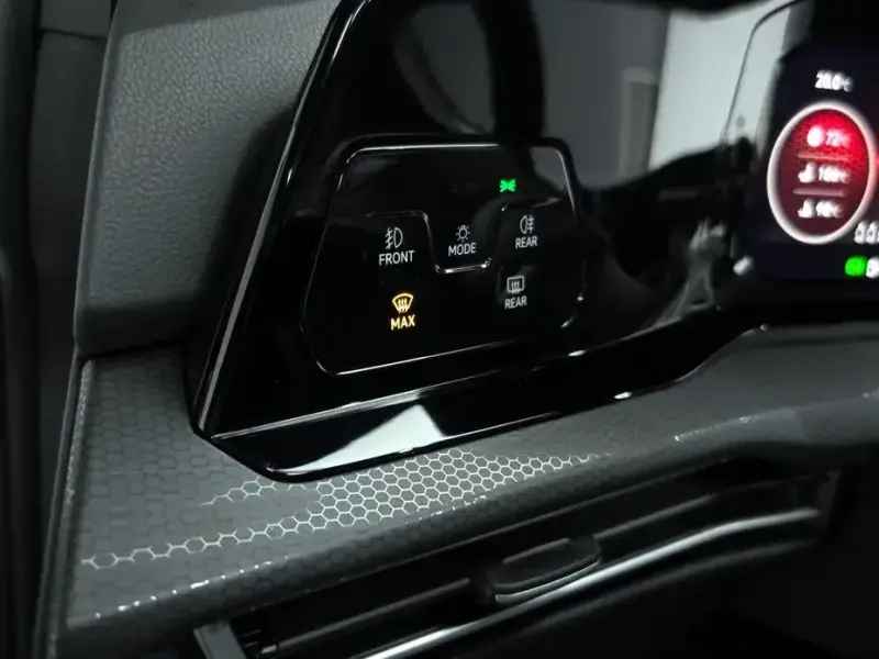 2024 Volkswagen Golf с пробегом 9 556 км