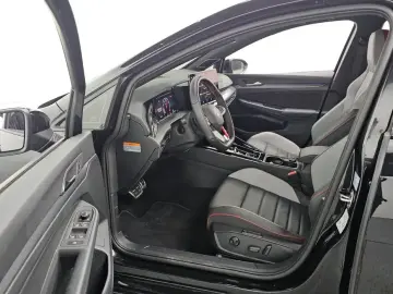 2025 Volkswagen Golf с пробегом 1 198 км