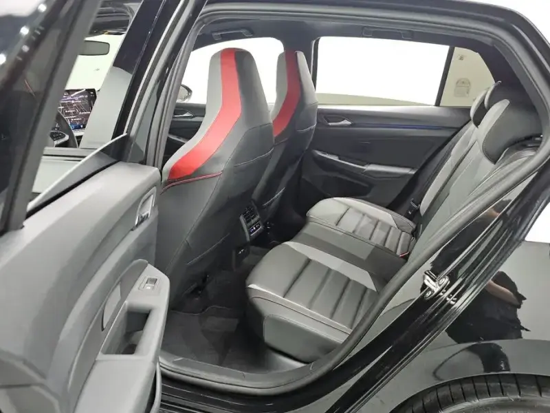 2025 Volkswagen Golf с пробегом 1 198 км