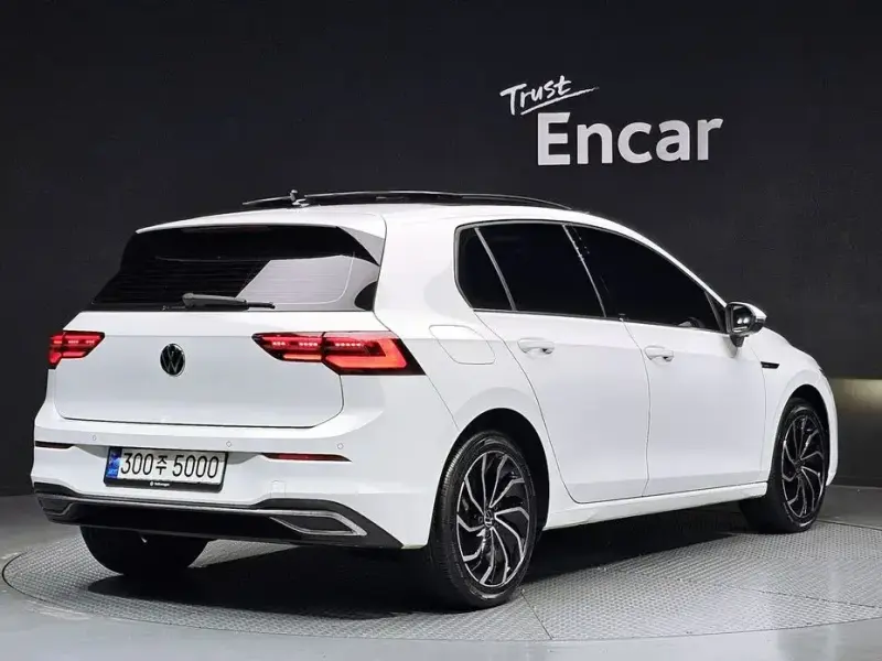 2023 Volkswagen Golf с пробегом 74 815 км