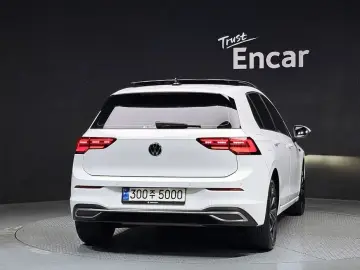 2023 Volkswagen Golf с пробегом 74 815 км