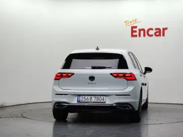 2024 Volkswagen Golf с пробегом 15 371 км