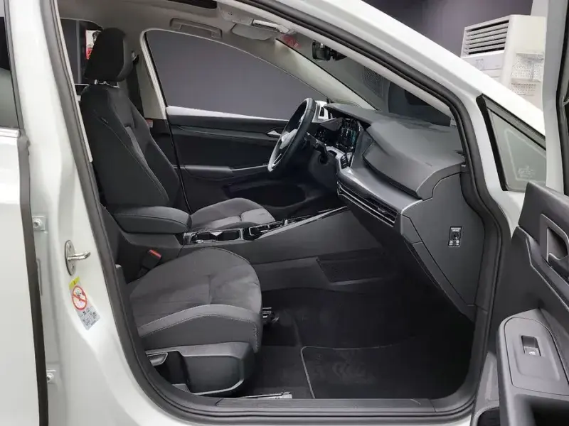 2024 Volkswagen Golf с пробегом 15 371 км