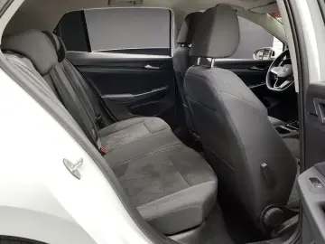 2024 Volkswagen Golf с пробегом 15 371 км