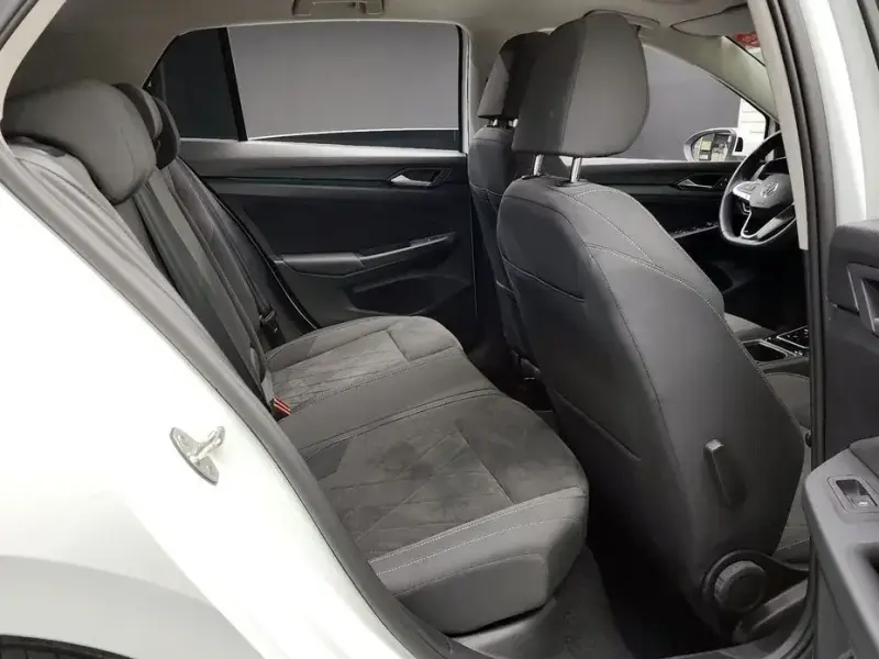 2024 Volkswagen Golf с пробегом 15 371 км