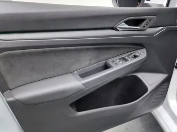 2024 Volkswagen Golf с пробегом 15 371 км