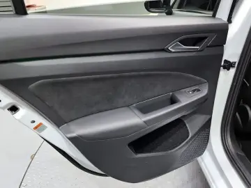 2024 Volkswagen Golf с пробегом 15 371 км