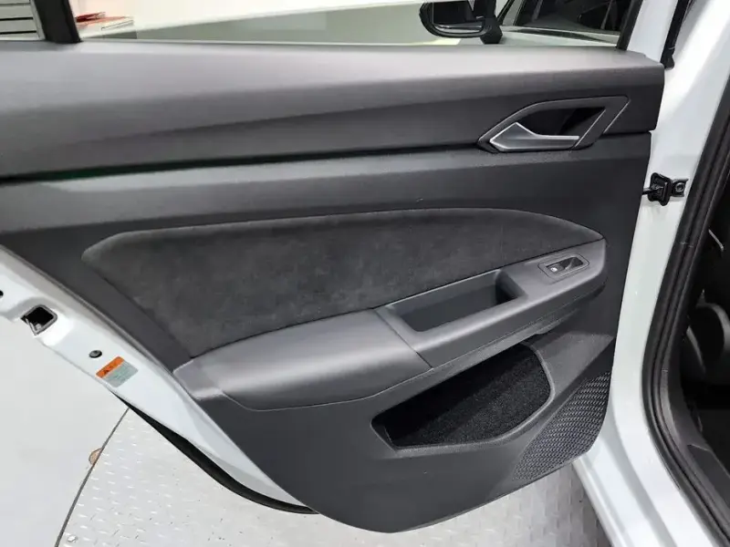2024 Volkswagen Golf с пробегом 15 371 км