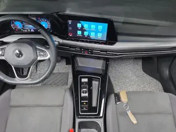 2023 Volkswagen Golf с пробегом 82 477 км