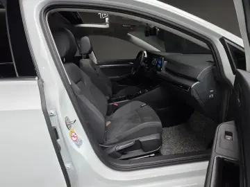 2023 Volkswagen Golf с пробегом 82 477 км