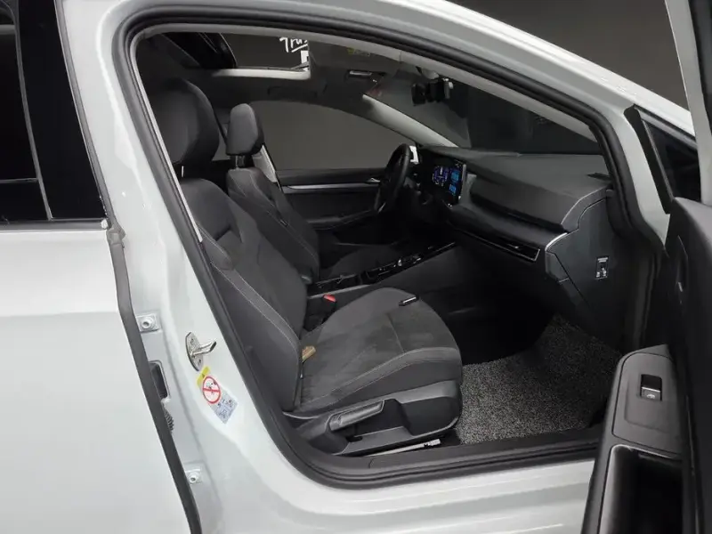 2023 Volkswagen Golf с пробегом 82 477 км
