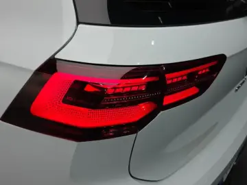 2023 Volkswagen Golf с пробегом 82 477 км