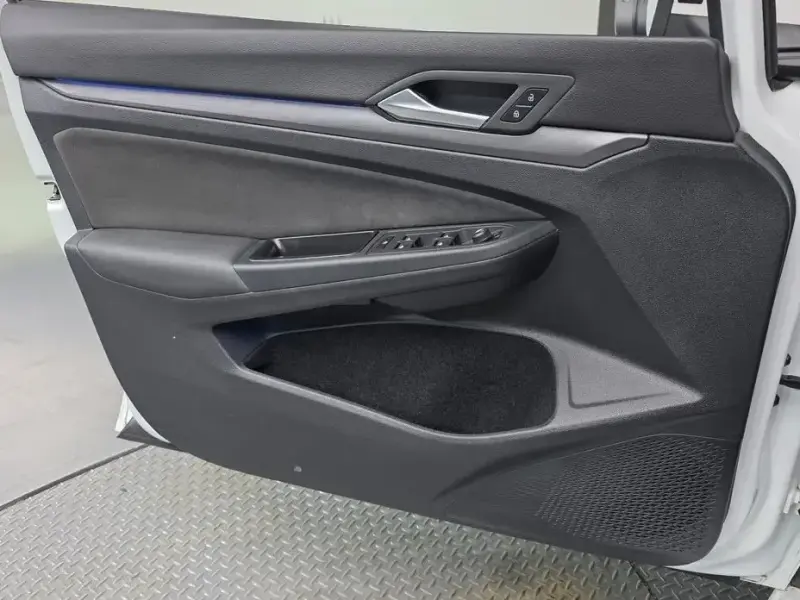 2023 Volkswagen Golf с пробегом 82 477 км