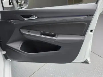 2023 Volkswagen Golf с пробегом 82 477 км