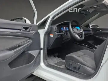 2023 Volkswagen Golf с пробегом 82 477 км
