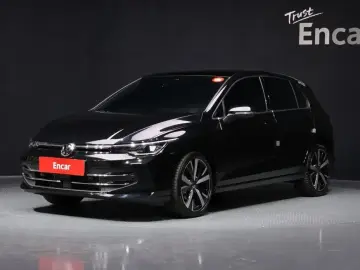 2025 Volkswagen Golf с пробегом 12 799 км