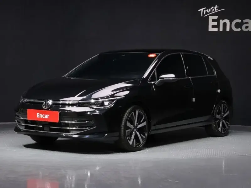 2025 Volkswagen Golf с пробегом 12 799 км
