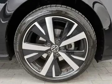 2025 Volkswagen Golf с пробегом 12 799 км