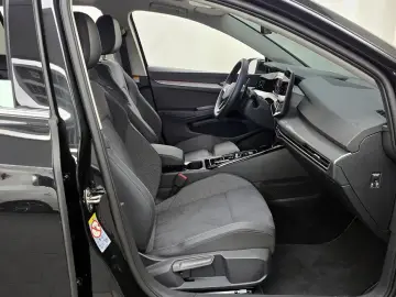 2025 Volkswagen Golf с пробегом 12 799 км