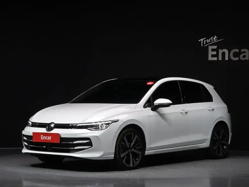 2025 Volkswagen Golf с пробегом 17 587 км