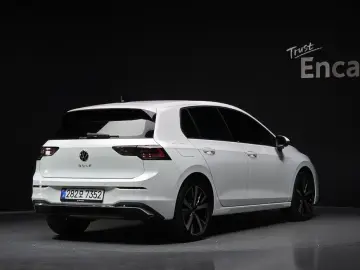 2025 Volkswagen Golf с пробегом 17 587 км