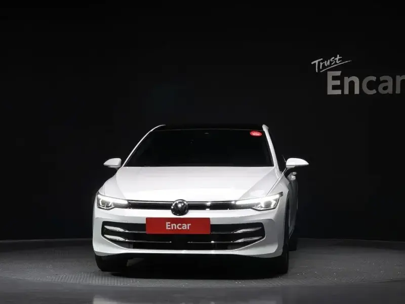 2025 Volkswagen Golf с пробегом 17 587 км